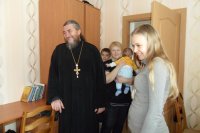 Подарки детям в детский дом семейного типа семьи Таболич