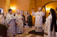 Преосвященный Стефан возглавил Божественную литургию в храме преподобного Серафима Саровского в городе Жлобине Преосвященный Стефан возглавил Божественную литургию в храме преподобного Серафима Саровского в городе Жлобине