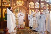 Преосвященный Стефан возглавил Божественную литургию в храме преподобного Серафима Саровского в городе Жлобине Преосвященный Стефан возглавил Божественную литургию в храме преподобного Серафима Саровского в городе Жлобине