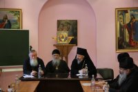 Преосвященный Стефан, епископ Гомельский и Жлобинский возглавил работу круглого стола по проблемам старообразных приходов