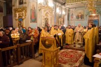  Вечернее богослужение с пением акафиста Пресвятой  Богородице