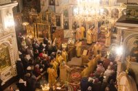  Вечернее богослужение с пением акафиста Пресвятой  Богородице