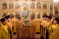 Вечернее богослужение с пением акафиста Пресвятой Богородице Вечернее богослужение с пением акафиста Пресвятой Богородице