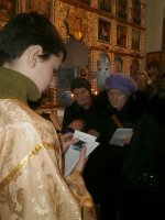 Свечи памяти зажгли во всех храмах Буда-Кошелевского благочинного округа