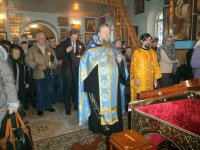 Свечи памяти зажгли во всех храмах Буда-Кошелевского благочинного округа