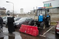Преосвященнейший Стефан, совершил чин освящения патрульных автомобилей УГАИ УВД Гомельского облисполкома Преосвященнейший Стефан, совершил чин освящения патрульных автомобилей УГАИ УВД Гомельского облисполкома