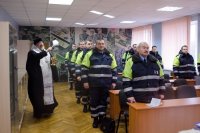 Преосвященнейший Стефан, совершил чин освящения патрульных автомобилей УГАИ УВД Гомельского облисполкома Преосвященнейший Стефан, совершил чин освящения патрульных автомобилей УГАИ УВД Гомельского облисполкома