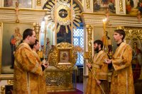 Вечернее богослужение с пением акафиста Пресвятой Богородице