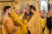 Вечернее богослужение с пением акафиста Пресвятой Богородице