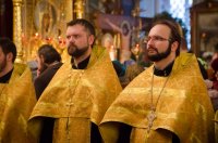 Вечернее богослужение с пением акафиста Пресвятой Богородице