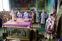 Архимандрит Амвросий (Шевцов) возглавил Божественную литургию в Свято-Троицком соборе г.Жлобина Архимандрит Амвросий (Шевцов) возглавил Божественную литургию в Свято-Троицком соборе г.Жлобина