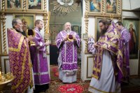 Божественная литургия Преждеосвященных Даров в день памяти священномученика Алексия (Кротенкова)