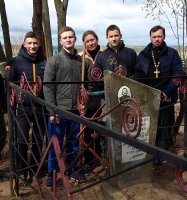 В Рогачёвском благочинии прошла акция по наведению порядка в местах захоронений священнослужителей, на братских могилах и мемориальных комплексах