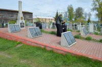 Мероприятия по наведению порядка на кладбищах - в местах захоронения воинов, погибших в годы ВОВ