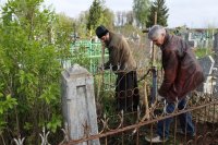 Мероприятия по наведению порядка на кладбищах - в местах захоронения воинов, погибших в годы ВОВ