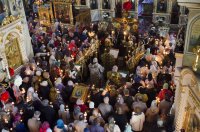 Утреня с чтением 12-и Страстных Евангелий в Свято-Петро-Павловском кафедральном соборе г.Гомеля Утреня с чтением 12-и Страстных Евангелий в Свято-Петро-Павловском кафедральном соборе г.Гомеля