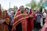 В храмы Гомеля в сопровождении звонницы с крестным ходом был доставлен Благодатный Огонь