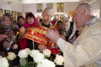 В храмы Гомеля в сопровождении звонницы с крестным ходом был доставлен Благодатный Огонь