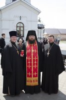 В храмы Гомеля в сопровождении звонницы с крестным ходом был доставлен Благодатный Огонь