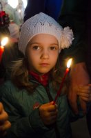 В храмы Гомеля в сопровождении звонницы с крестным ходом был доставлен Благодатный Огонь