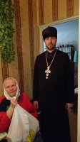 Священнослужители посетили семьи, находящиеся в трудном материальном положении Священнослужители посетили семьи, находящиеся в трудном материальном положении
