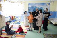 Преосвященнейший Стефан принял участие в благотворительной акции "От сердца к сердцу" Преосвященнейший Стефан принял участие в благотворительной акции "От сердца к сердцу"