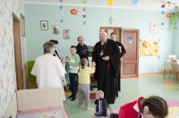Преосвященнейший Стефан принял участие в благотворительной акции "От сердца к сердцу" Преосвященнейший Стефан принял участие в благотворительной акции "От сердца к сердцу"