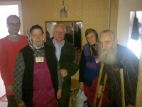 Священнослужители посетили семьи, находящиеся в трудном материальном положении Священнослужители посетили семьи, находящиеся в трудном материальном положении