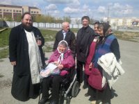 Священнослужители посетили семьи, находящиеся в трудном материальном положении Священнослужители посетили семьи, находящиеся в трудном материальном положении