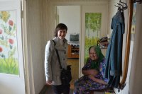 Священнослужители посетили семьи, находящиеся в трудном материальном положении Священнослужители посетили семьи, находящиеся в трудном материальном положении