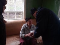 Священнослужители посетили семьи, находящиеся в трудном материальном положении Священнослужители посетили семьи, находящиеся в трудном материальном положении