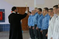 Священнослужитель совершил чин освящения куличей в воинской части 5525 г.Гомеля Священнослужитель совершил чин освящения куличей в воинской части 5525 г.Гомеля