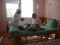 Священнослужители посетили семьи, находящиеся в трудном материальном положении Священнослужители посетили семьи, находящиеся в трудном материальном положении