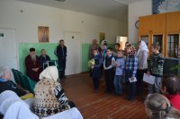 Священнослужители посетили семьи, находящиеся в трудном материальном положении Священнослужители посетили семьи, находящиеся в трудном материальном положении