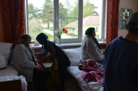 Священнослужители посетили семьи, находящиеся в трудном материальном положении Священнослужители посетили семьи, находящиеся в трудном материальном положении