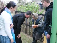 Священнослужители посетили семьи, находящиеся в трудном материальном положении Священнослужители посетили семьи, находящиеся в трудном материальном положении