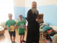 ЛОЕВ. Священнослужители посетили Бывальковскую больницу сестринского ухода и социально-педагогический центр с приютом