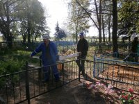 БУДА-КОШЕЛЕВО. Священнослужители и прихожане провели акцию по уборке могил на кладбищах БУДА-КОШЕЛЕВО. Священнослужители и прихожане провели акцию по уборке могил на кладбищах