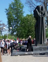 РОГАЧЕВ. Священнослужитель принял участие в торжественном митинге, посвященном 71-й годовщине победы над немецко-фашистскими захватчиками РОГАЧЕВ. Священнослужитель принял участие в торжественном митинге, посвященном 71-й годовщине победы над немецко-фашистскими захватчиками