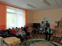 СВЕТЛОГОРСК. Священнослужители поздравили детей "Социально-педагогического центра"