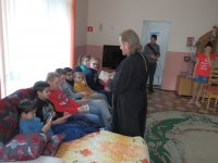 СВЕТЛОГОРСК. Священнослужители поздравили детей "Социально-педагогического центра"