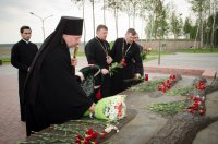 Владыка посетил часовню иконы Божией Матери «Достойно есть» у памятного знака операции «Багратион»