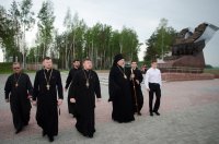 Владыка посетил часовню иконы Божией Матери «Достойно есть» у памятного знака операции «Багратион»