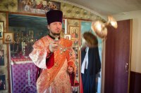 Божественная литургия в день празднования иконы Божией Матери "Нечаянная радость"