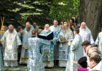 Преосвященный Стефан принял участие в торжествах в день праздника Жировичской иконы Божией Матери