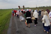 Крестный ход к могиле св. прав. Иоанна Кормянского в д. Огородня