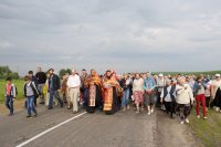 Крестный ход к могиле св. прав. Иоанна Кормянского в д. Огородня