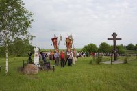 Крестный ход к могиле св. прав. Иоанна Кормянского в д. Огородня