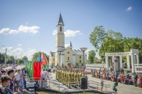 Преосвященнейший Стефан принял участие в церемонии возложения цветов к памятнику на Аллее Героев в г.Гомеле