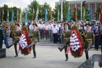 Преосвященнейший Стефан принял участие в церемонии возложения цветов к памятнику на Аллее Героев в г.Гомеле